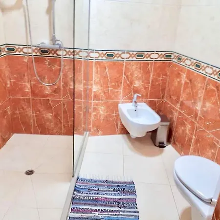 Charming House With Terrace Near The Center * פארו