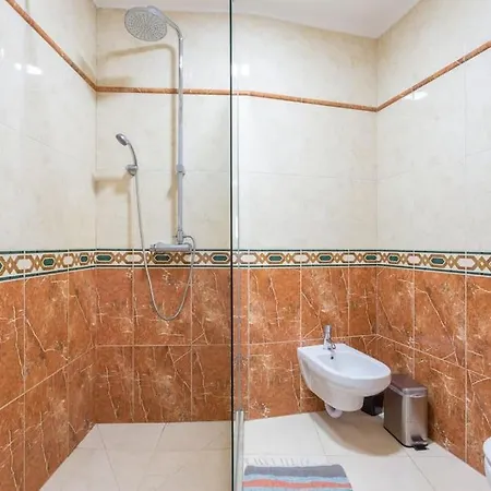 Charming House With Terrace Near The Center פארו