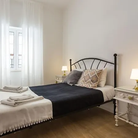 Charming House With Terrace Near The Center * Faro