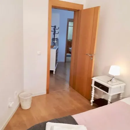 Charming House With Terrace Near The Center Feriehus