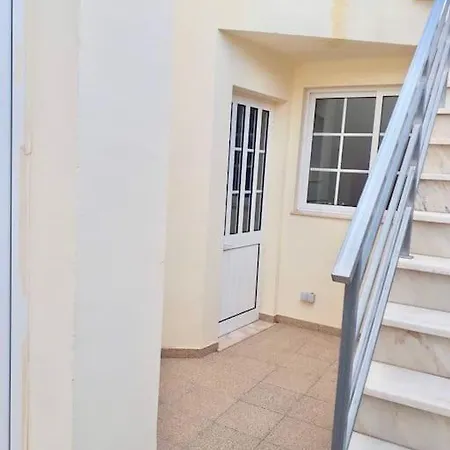 Charming House With Terrace Near The Center * Faro