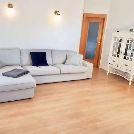 Charming House With Terrace Near The Center פארו