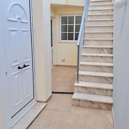 Charming House With Terrace Near The Center