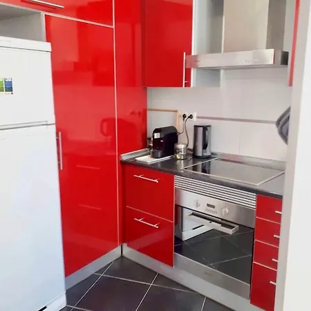 Charming House With Terrace Near The Center *