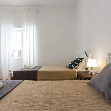 Dom wakacyjny Charming House With Terrace Near The Center *