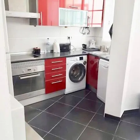 Charming House With Terrace Near The Center