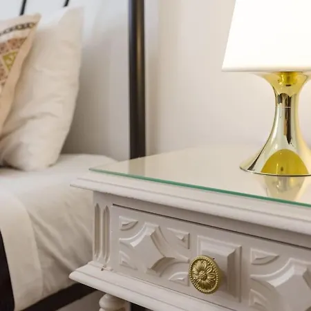 Charming House With Terrace Near The Center Dom wakacyjny *