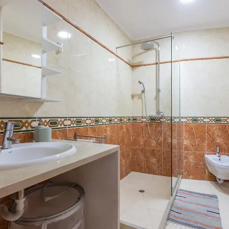 بيت للعطل Charming House With Terrace Near The Center فارو