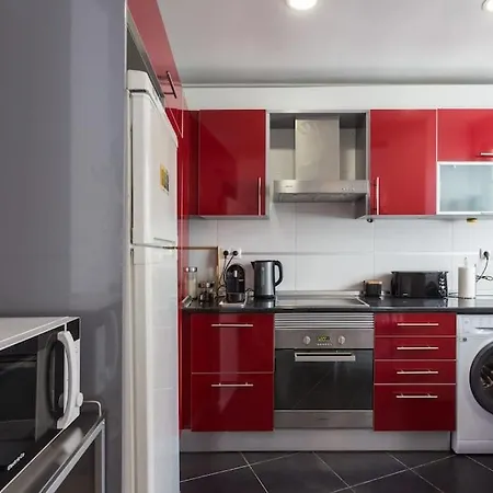 Charming House With Terrace Near The Center *